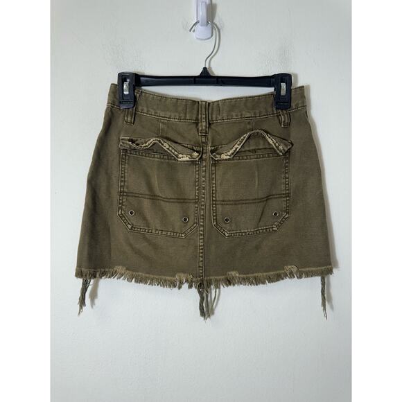 Free People Army Green Distressed  Denim Mini Skirt Sz 24 - Picture 3 of 3